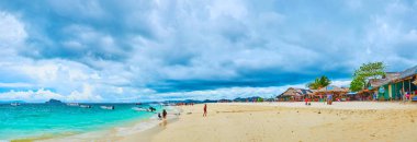 Beyaz plaj Panoraması, Khai Nai adası, Phuket, Tayland