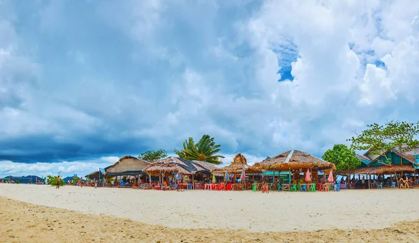 カイナイ島、プーケット、タイの小さな小屋とパノラマ — ストック写真