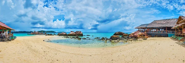 カイナイ島の海岸線のパノラマ, プーケット, タイ — ストック写真