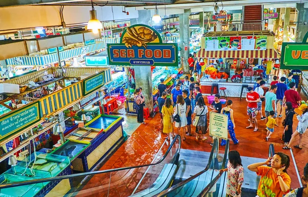 在班赞新鲜市场的大厅，巴东，普吉岛，泰国 — 图库照片