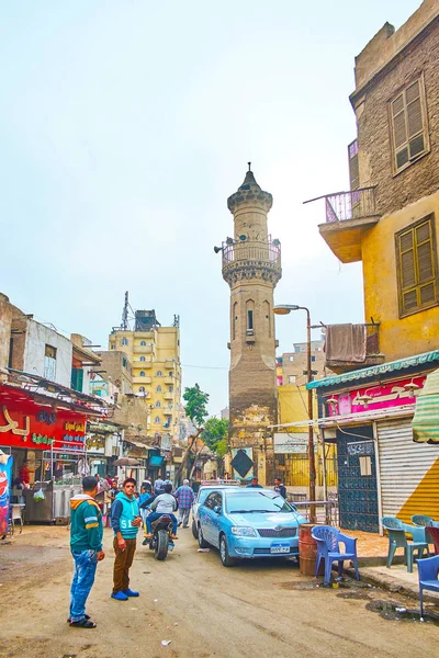 De oude minaret temidden van de markt, Caïro, Egypte — Stockfoto