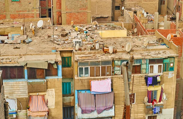 Garbage on the house roof, Cairo, Egypt — Stock Photo, Image