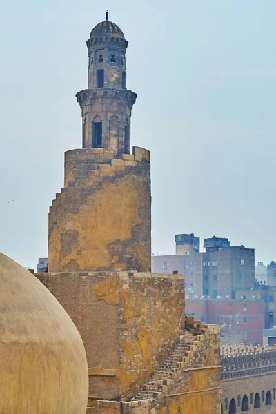 Medieval minaret of Ibn Tulun mosque, Cairo, Egypt — Stock Photo, Image