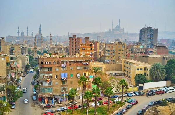 Cidadela do Cairo atrás do bairro vivo, Egito — Fotografia de Stock
