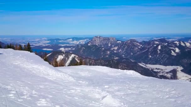 オーストリア セントギルデン 2019年2月23日 スキーヤーは 完璧なピストと素晴らしい風景で有名なズヴォルファーホルン山から下り坂を開始し 2月23日にセントギルデンで — ストック動画