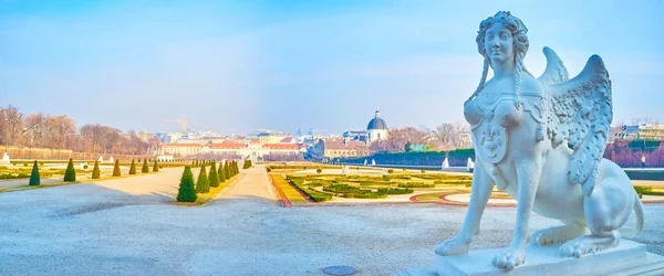 Belvedere Garden, Viyana, Avusturya'da oyulmuş heykeller — Stok fotoğraf