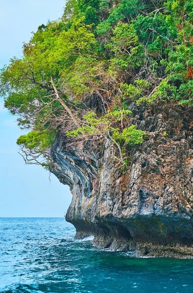 De rotsen van Phi Phi Leh Island, Krabi, Thailand — Stockfoto