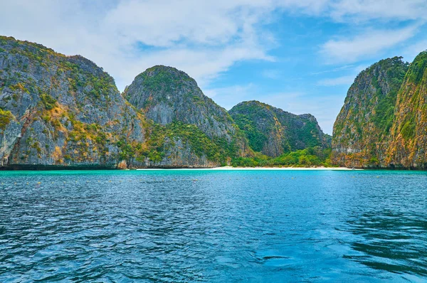 Παρακολουθήστε το Maya Bay από τη θάλασσα, νησί Phi Phi Λεχ, Κράμπι, Ταϊλανδικά — Φωτογραφία Αρχείου