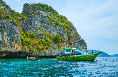 Phi Phi Leh Adası kayalıkları, Krabi, Tayland