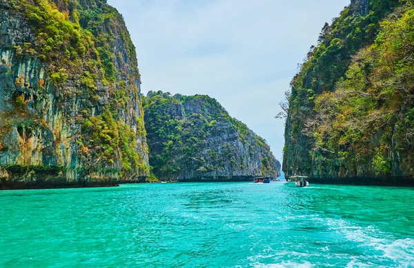 Het landschap van Phi Phi Leh Island, Krabi, Thailand — Stockfoto