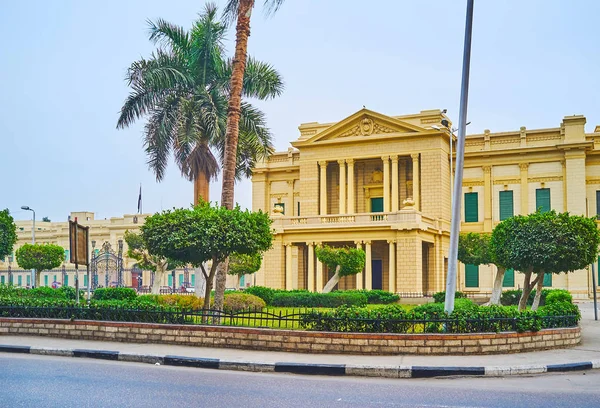 Ganek boczny Abdeen Palace, Kair, Egipt — Zdjęcie stockowe