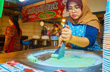 Ice Rolls Making, Ao Nang gece pazarı, Krabi, Tayland