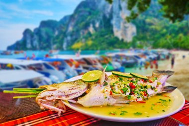 Kireç ile buğulanmış balık, Phi Phi Don Adası, Krabi, Tayland