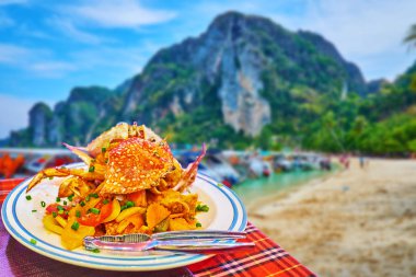 Sebze ile mavi yüzücü yengeç, Phi Phi Don Adası, Krabi, T