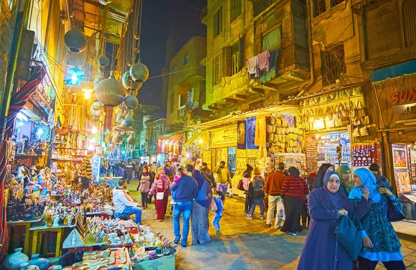 伊斯兰开罗的晚间步行，埃及 — 图库照片