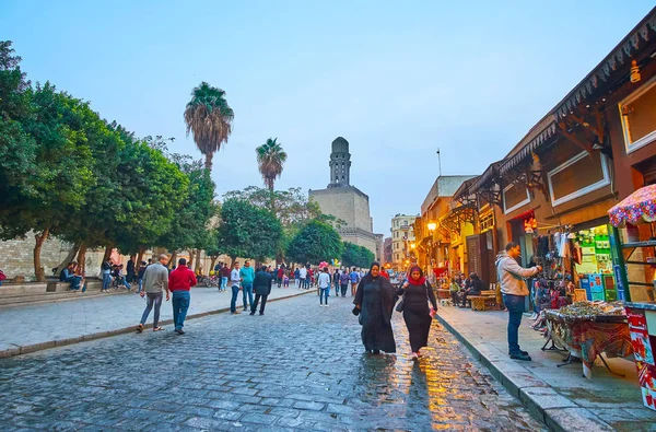 Vista serale di Al-Muizz street, Il Cairo, Egitto — Foto Stock