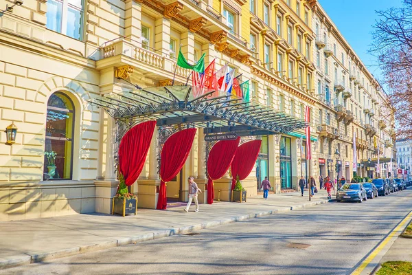 Η είσοδος του Grand Hotel Wien, Αυστρία — Φωτογραφία Αρχείου