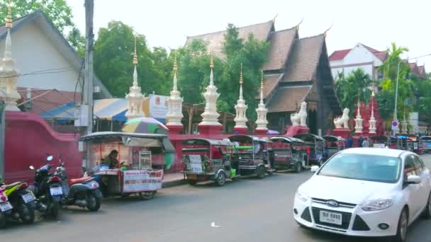 Chiang Mai Thailand May 2019 Road Front Wat Phantao Temple — Stock Video