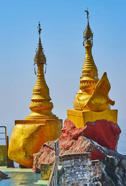 Golden rocks of Popa Taung Kalat, Myanmar — Stock Photo, Image