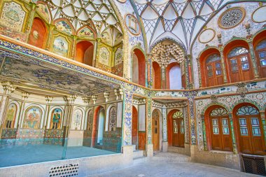 Borujerdi Tarihi Evi ana salonunda, Keşan, İran