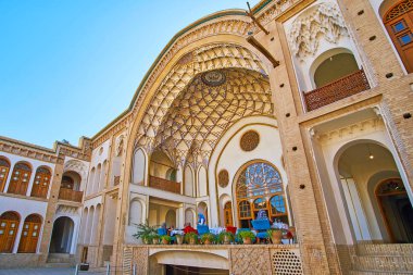 Sadeghi Traditional House ana portalı, Keşan, İran