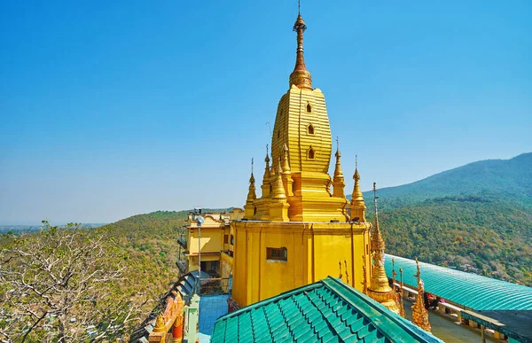 The main pagoda of Popa Taung Kalat Monastery, Myanmar — Stock Photo, Image