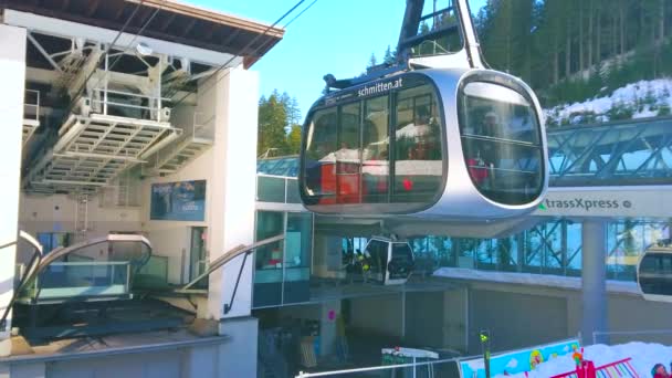 Zell See Österreich Februar 2019 Die Futuristische Porsche Design Ski — Stockvideo