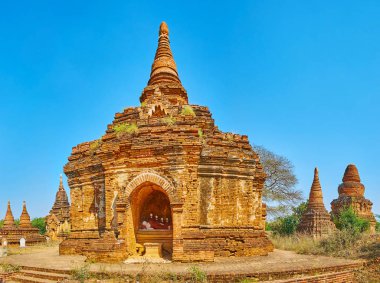 Bagan, Myanmar 'daki antik Budist tapınağın Panoraması