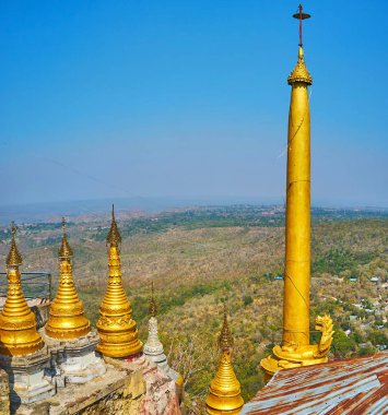 Popa Taung Kalat Manastırı altın sütun, Myanmar