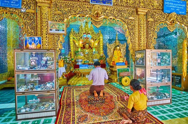 Taung Kalat Tapınağı Tapınak, Popa, Myanmar