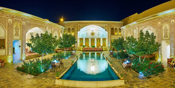 Kväll Mahinestan raheb Historical House, Kashan, Iran — Stockfoto