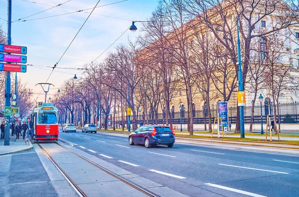 Przystanek tramwajowy przy Ringstrasse w Wiedniu, Austria — Zdjęcie stockowe