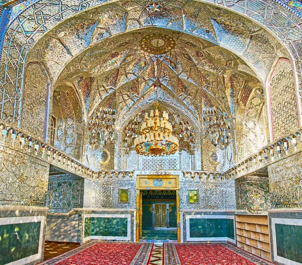 Panorama of mirror portal of Imamzadeh Helal Ali Holy Shrine, Ar — Stock Photo, Image