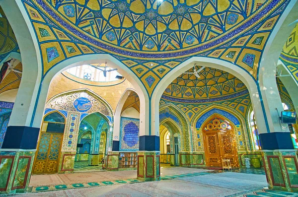 Interieur van Imamzadeh Helal Ali Holy Shrine, Aran o Bidgol, Iran — Stockfoto