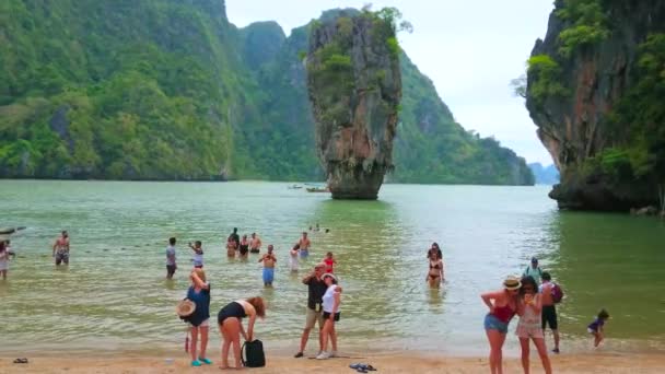 Phang Nga Thailand April 2019 Het Drukke Strand Van James — Stockvideo