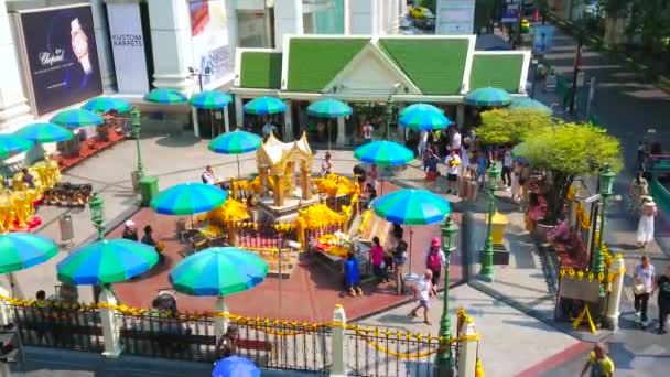 Bangkok Thailand April 2019 Small Golden Erawan Shrine Popular Landmark — Stock Video