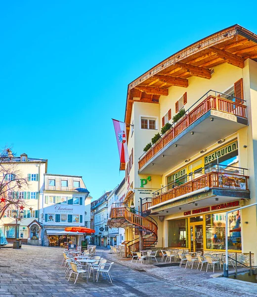 Los Edificios Antiguos Tiendas Turísticas Restaurantes Plaza Stadtplatz Zell See — Foto de Stock