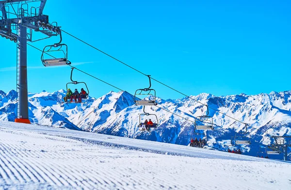 The system of ski lifts on Schmitten mount, Zell am See, Austria — Stock Photo, Image