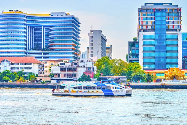 Bangkok Thailand April 2019 Huge Hop Hop Catamaran Tourists Sails — Stock Photo, Image