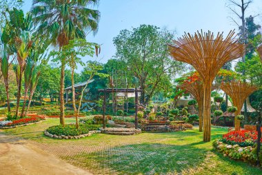 Mae Fah Luang bahçesinde Akha salıncak ve bambu güneşlikler, Doi