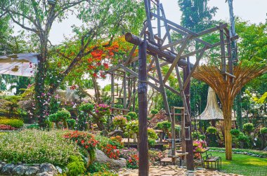 Akha tepe kabile salıncak, Mae Fah Luang bahçe, Doi Tung, T keşfedin
