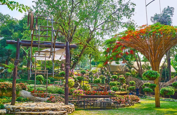 Balançoire Akha dans le jardin de Mae Fah Luang, Doi Tung, Thaïlande — Photo