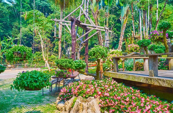 Интересное озеленение, сад Mae Fah Luang, Doi Tung, Тайлан — стоковое фото