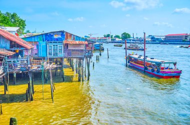 Bangkok Chao Phraya nehri üzerinde doğal görünümü, Tayland