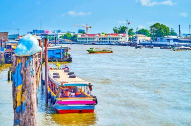 Demirli yolcu teknesi, Bangkok, Tayland