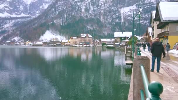 Hallstatt Rakousko Února 2019 Pulzující Odraz Pohoří Dachstein Staré Město — Stock video