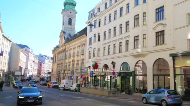 Βιέννη Αυστρία Φεβρουαρίου 2019 Πολυσύχναστη Κυκλοφορία Στην Οδό Λάνστράσερ Παλαιά — Αρχείο Βίντεο