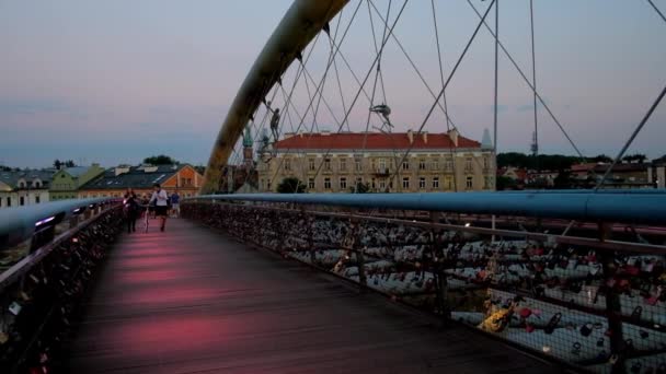 Krakau Polen Juni 2018 Abendspaziergang Entlang Des Modernen Wahrzeichens Der — Stockvideo