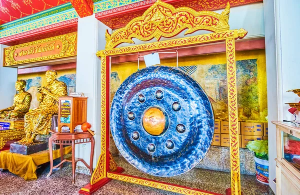 Le gong en métal dans le temple Wat Pho, Bangkok, Thaïlande — Photo