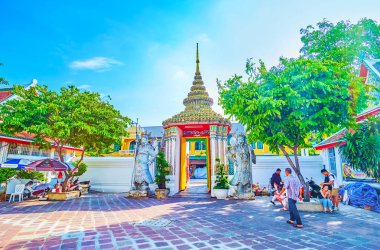 Wat Pho din kompleksinin giriş kapıları, Bangkok, Thailan